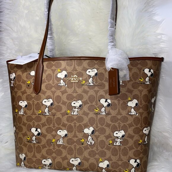 Coach X Peanuts City Tote Bag In Signature Canvas With Snoopy Print CBJ89 NWT - Picture 1 of 12